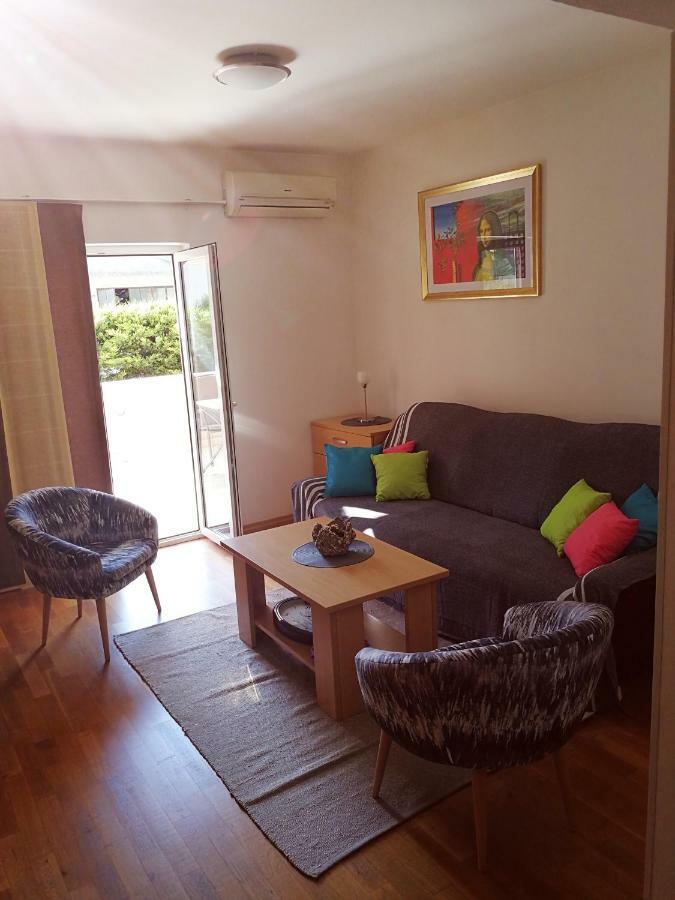 Apartment Tina By The Beach Pjescana Uvala Exterior photo